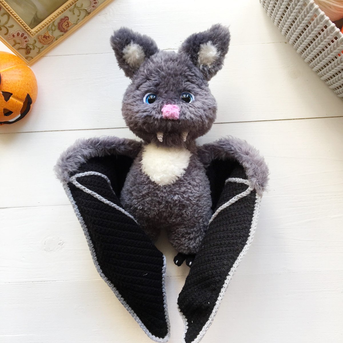 Летучая мышь игрушка амигуруми
