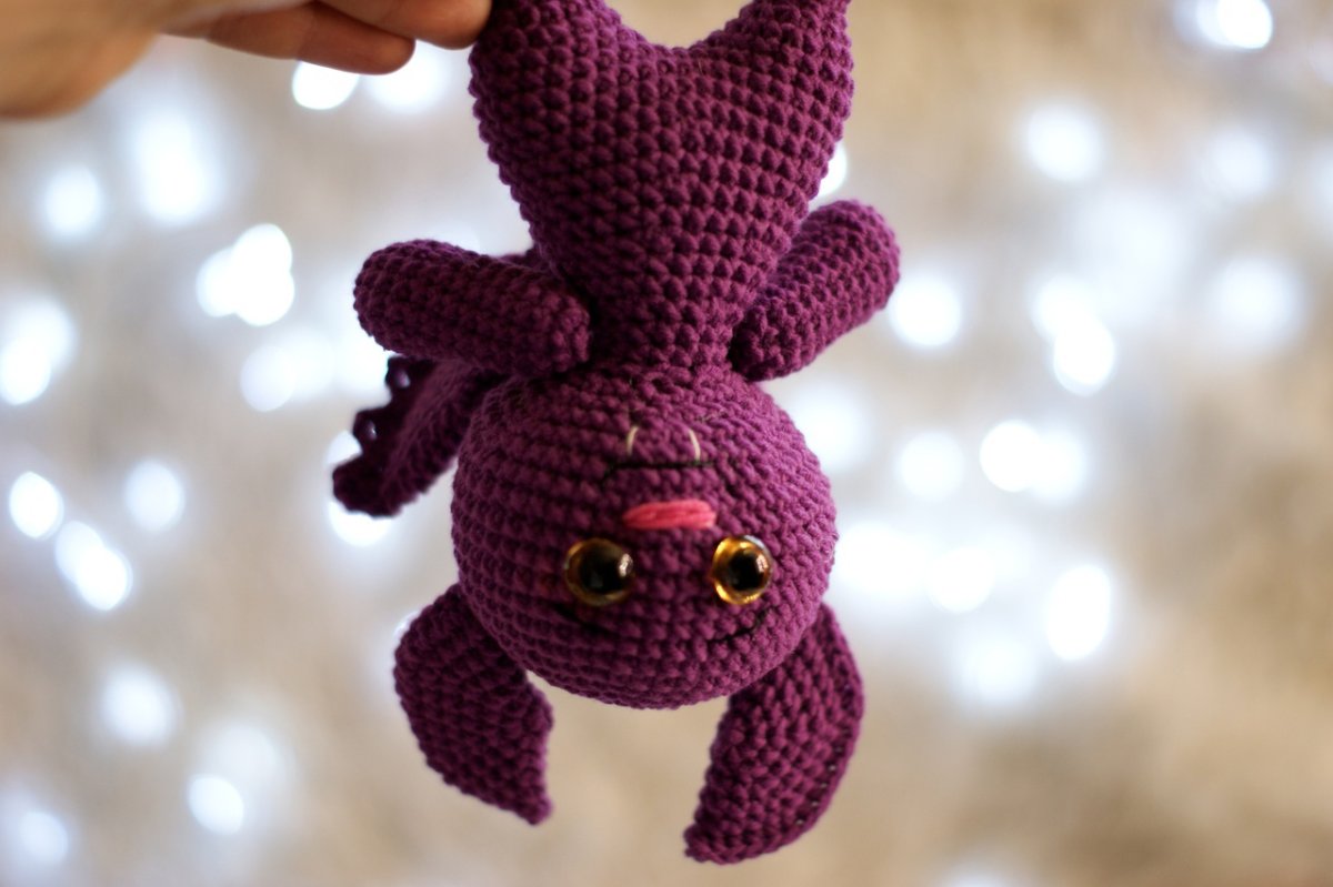 Летучая мышь игрушка амигуруми