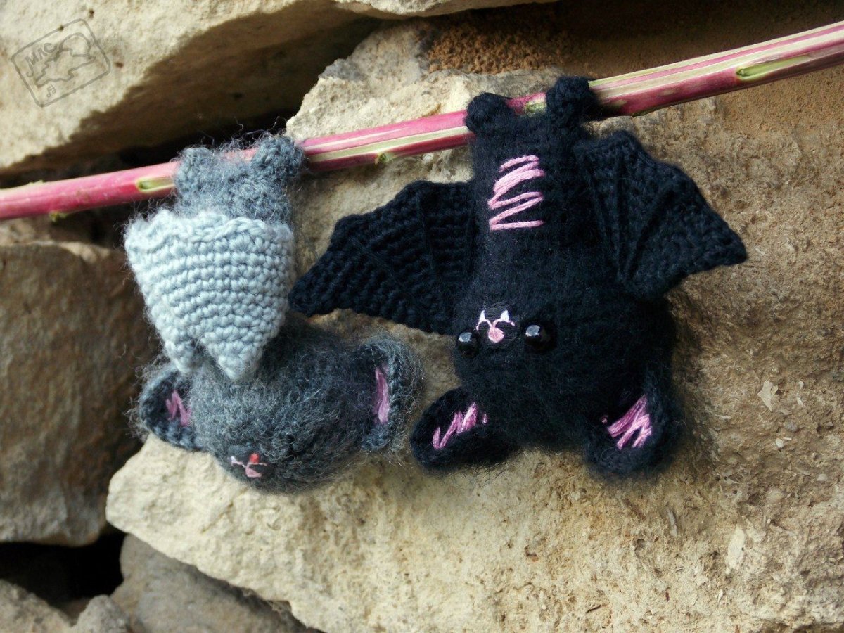 Летучая мышь игрушка амигуруми