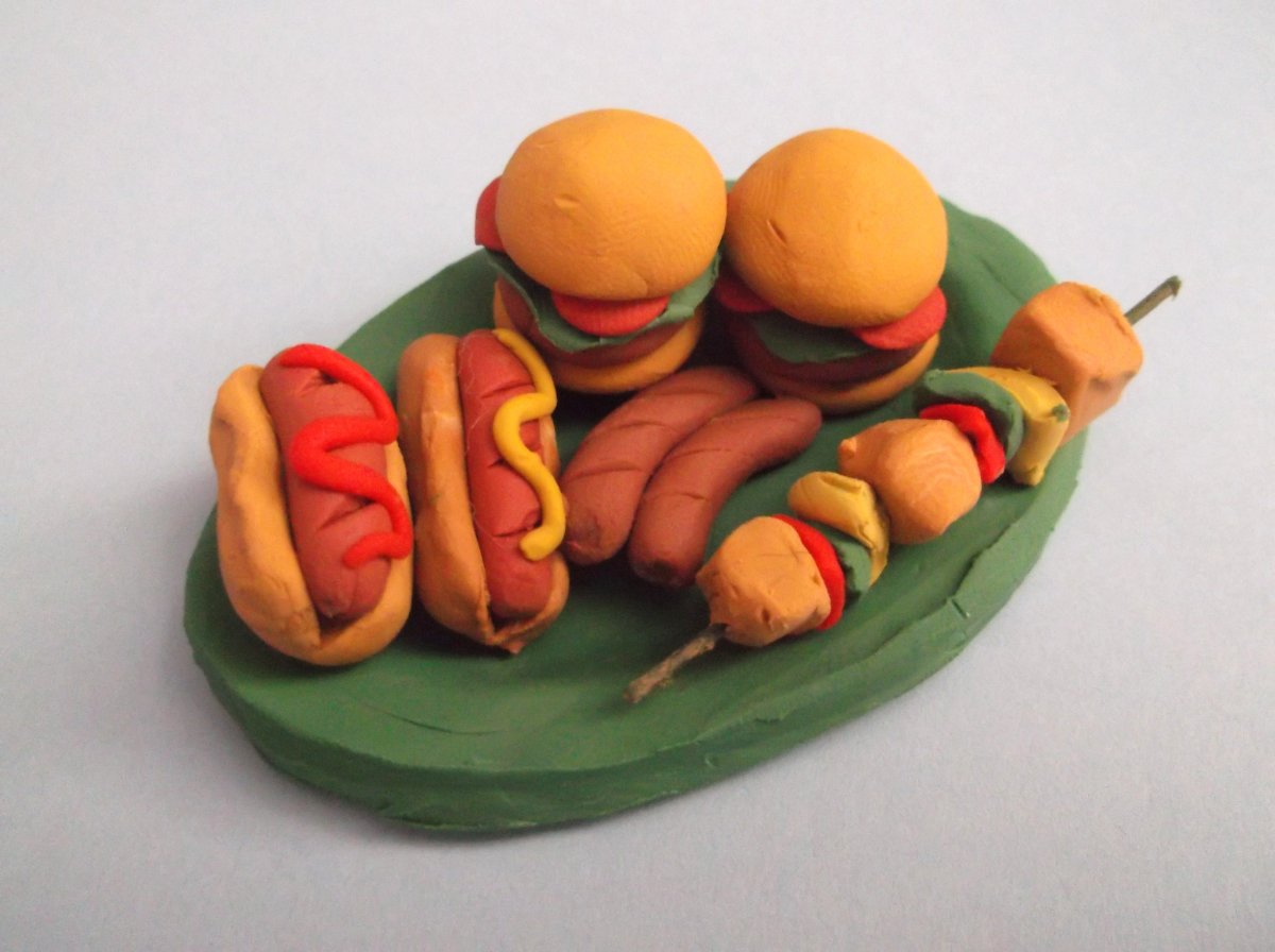 Подделки из пластилина еда