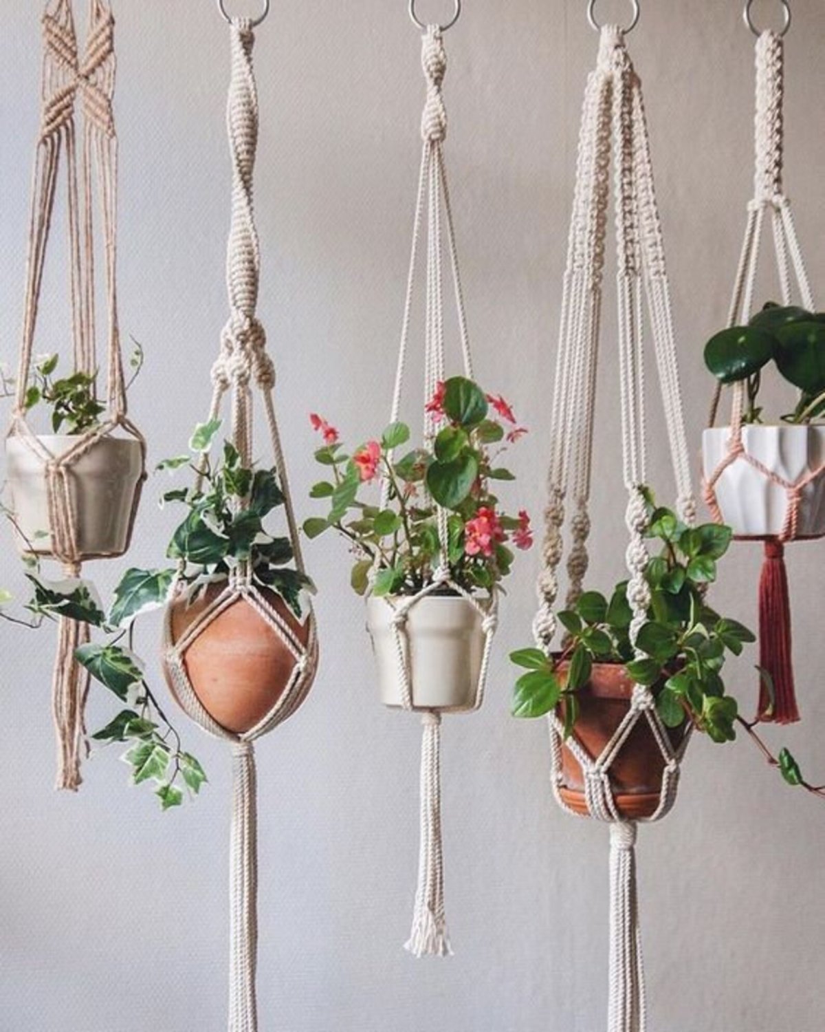 Подвесное кашпо для цветов