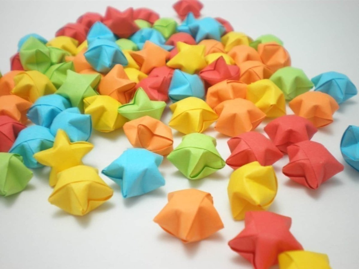 Звездочка из цветной бумаги