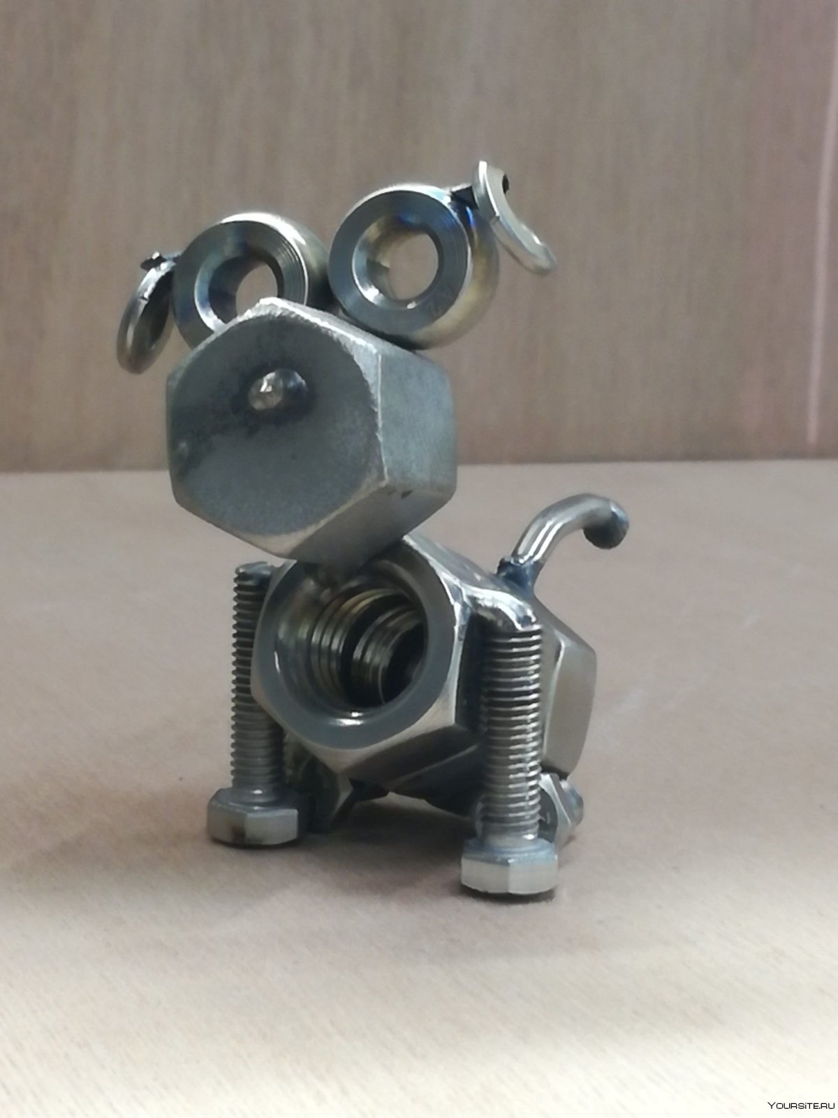 Сувениры из болтов и гаек