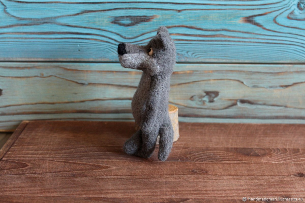 Мягкая игрушка волк жил был пес