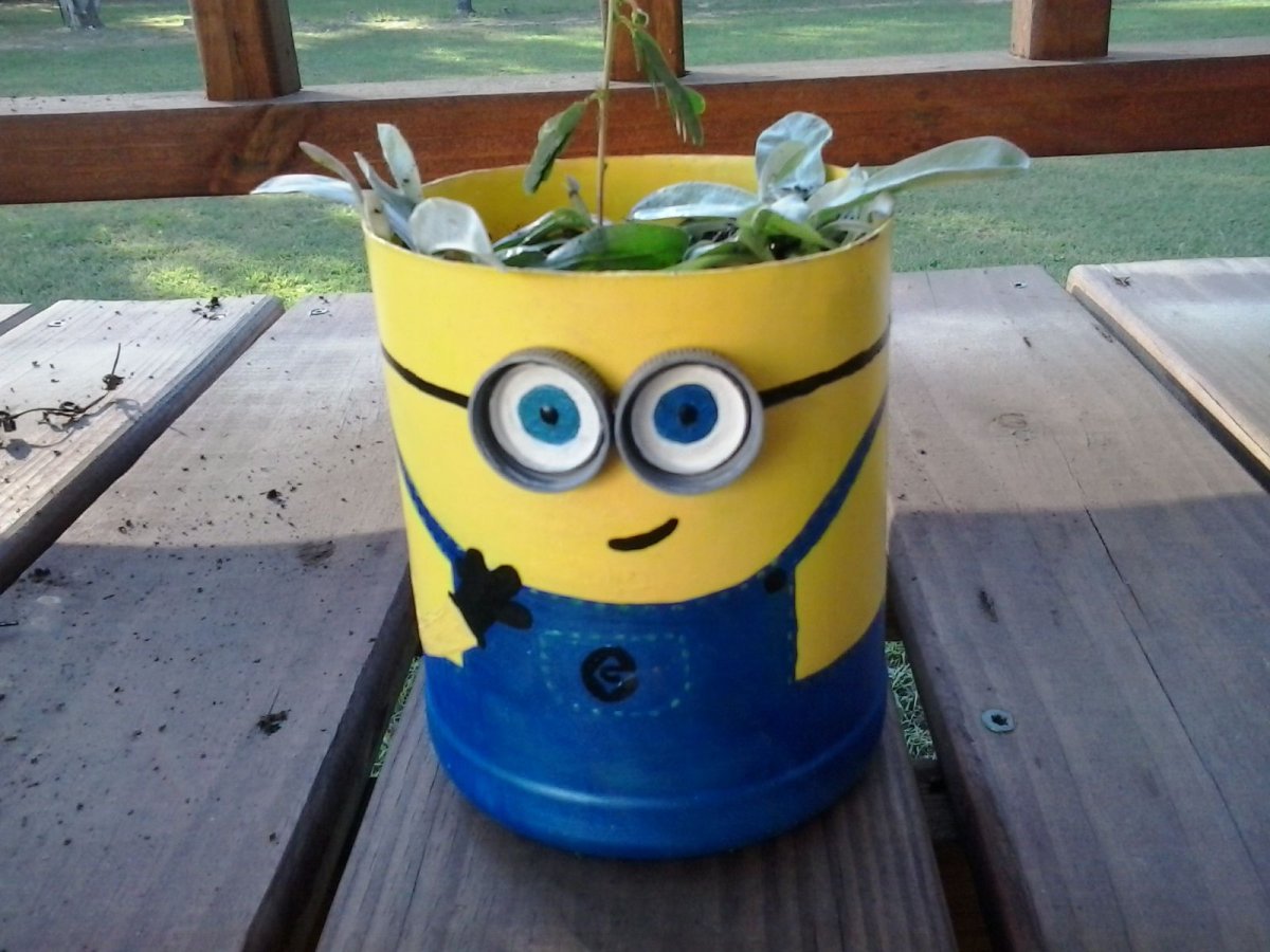 Миньон на бочке