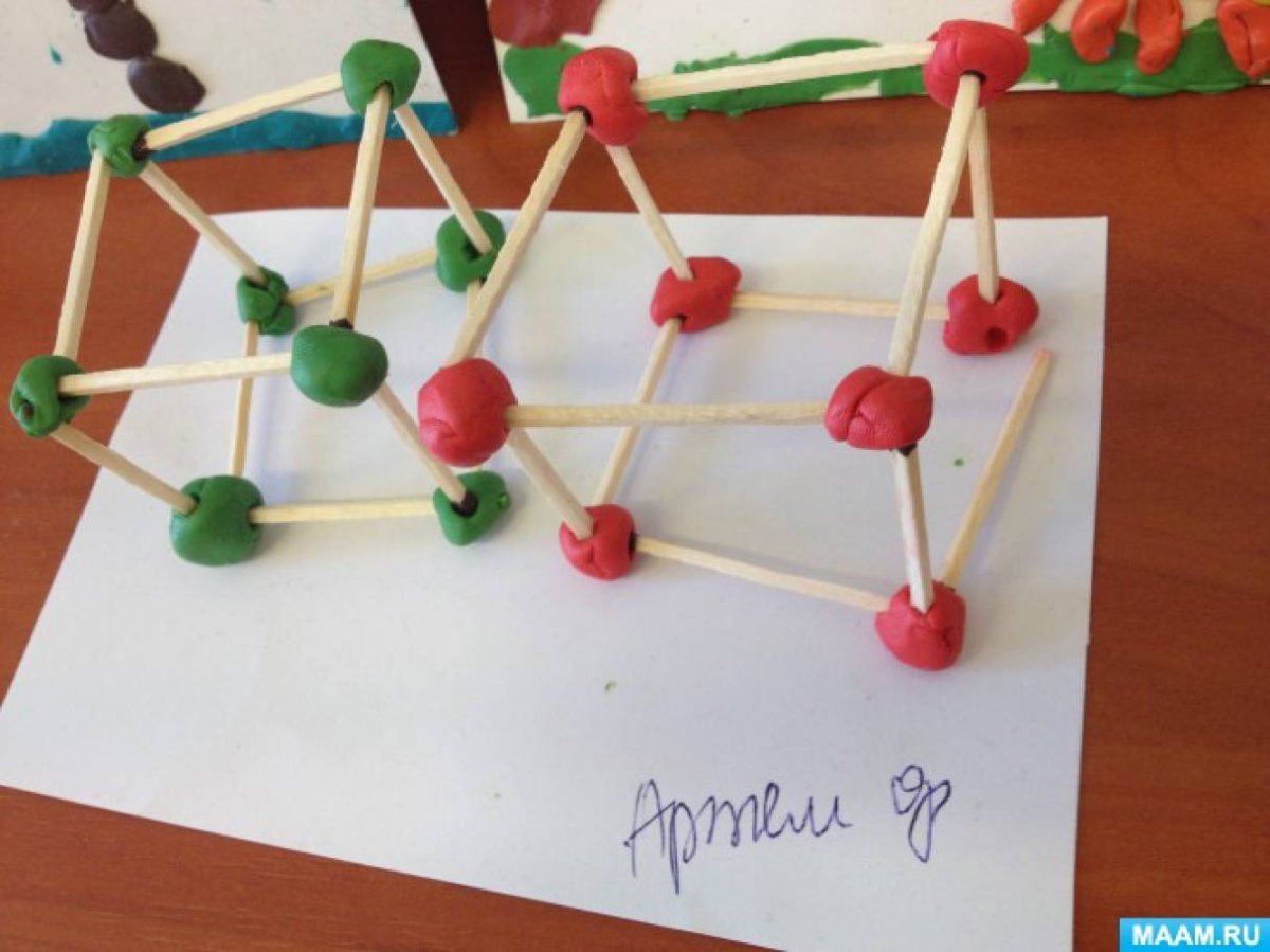 Поделки из зубочисток и пластилина