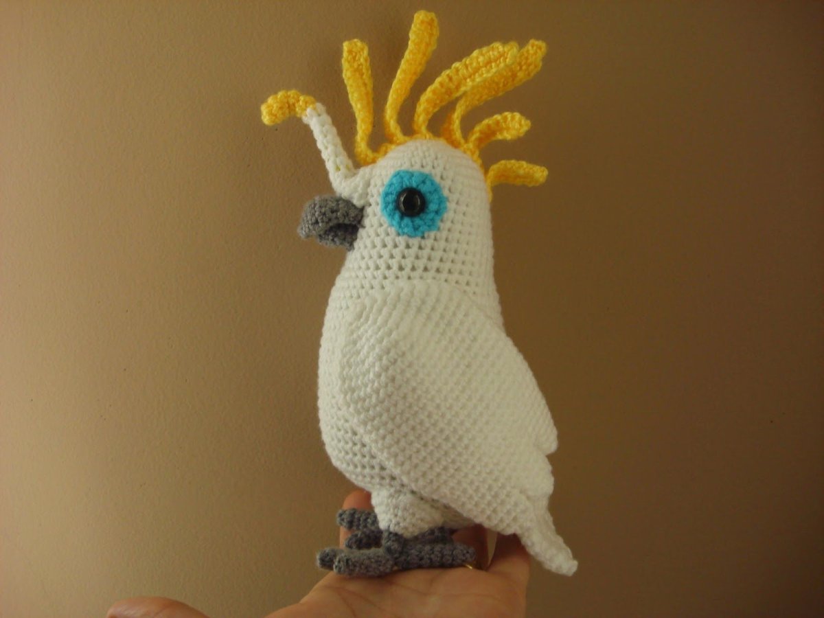 Амигуруми попугай корелла