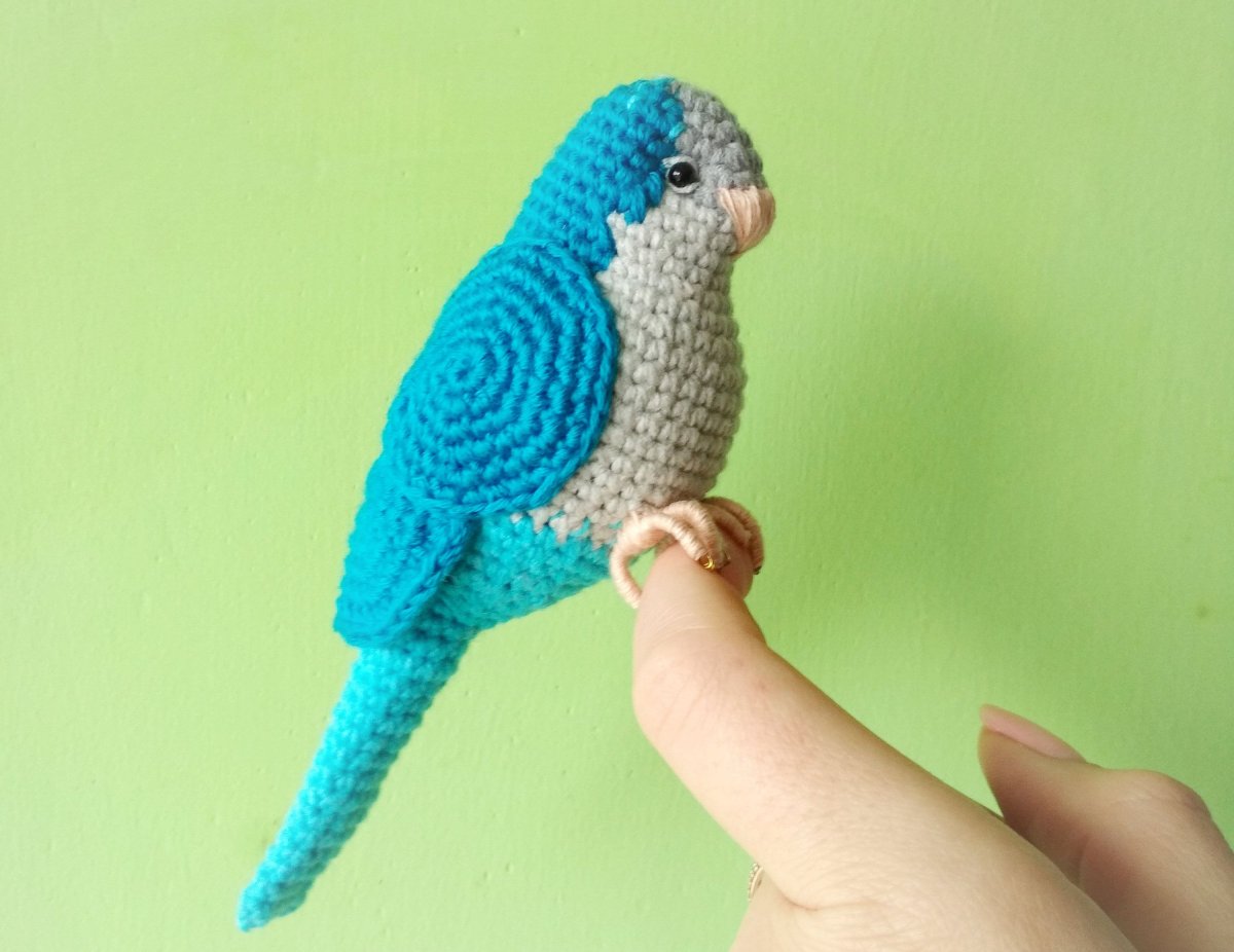 Амигуруми вязаный попугай ара