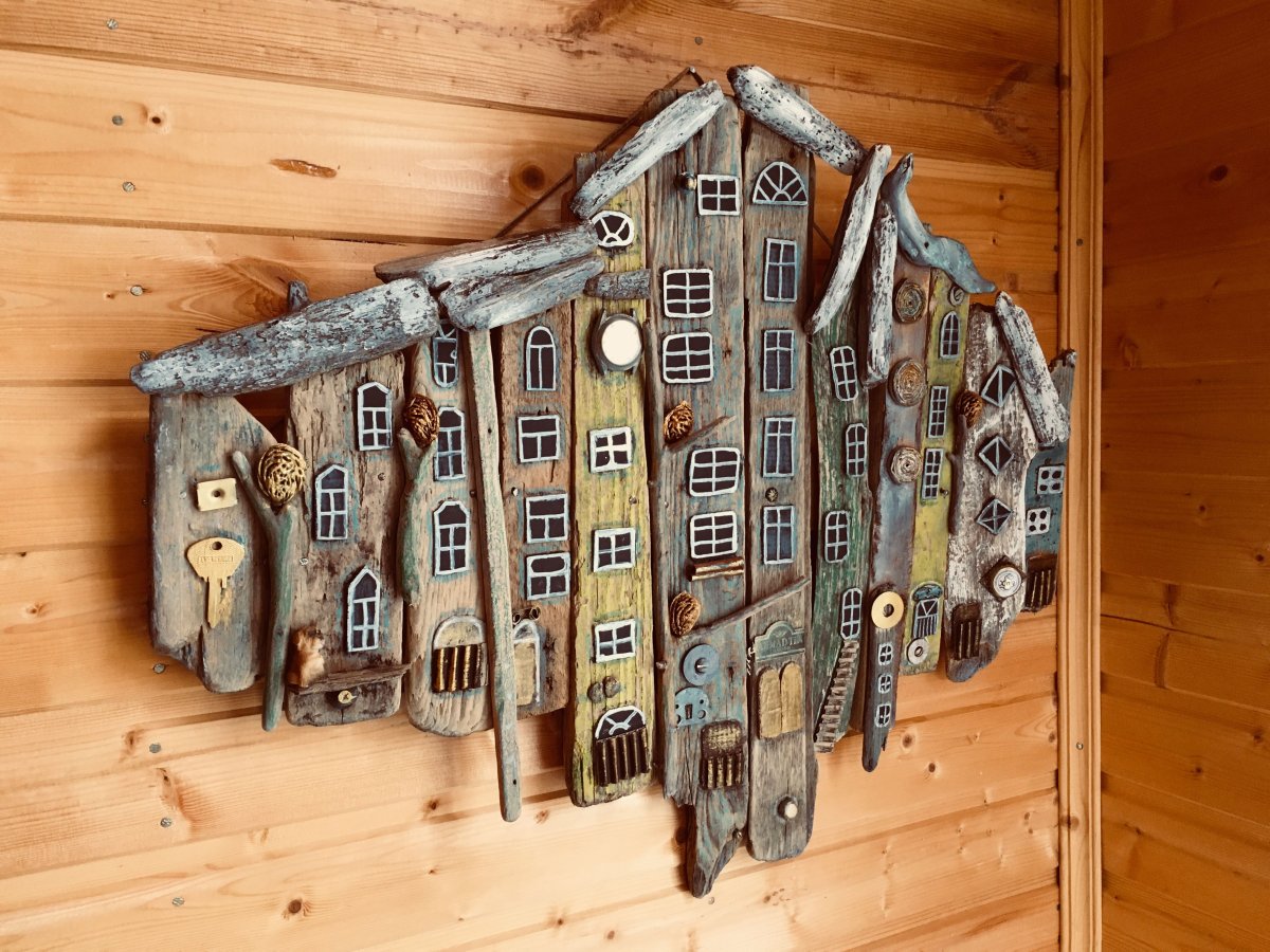 Деревянные изделия на стену