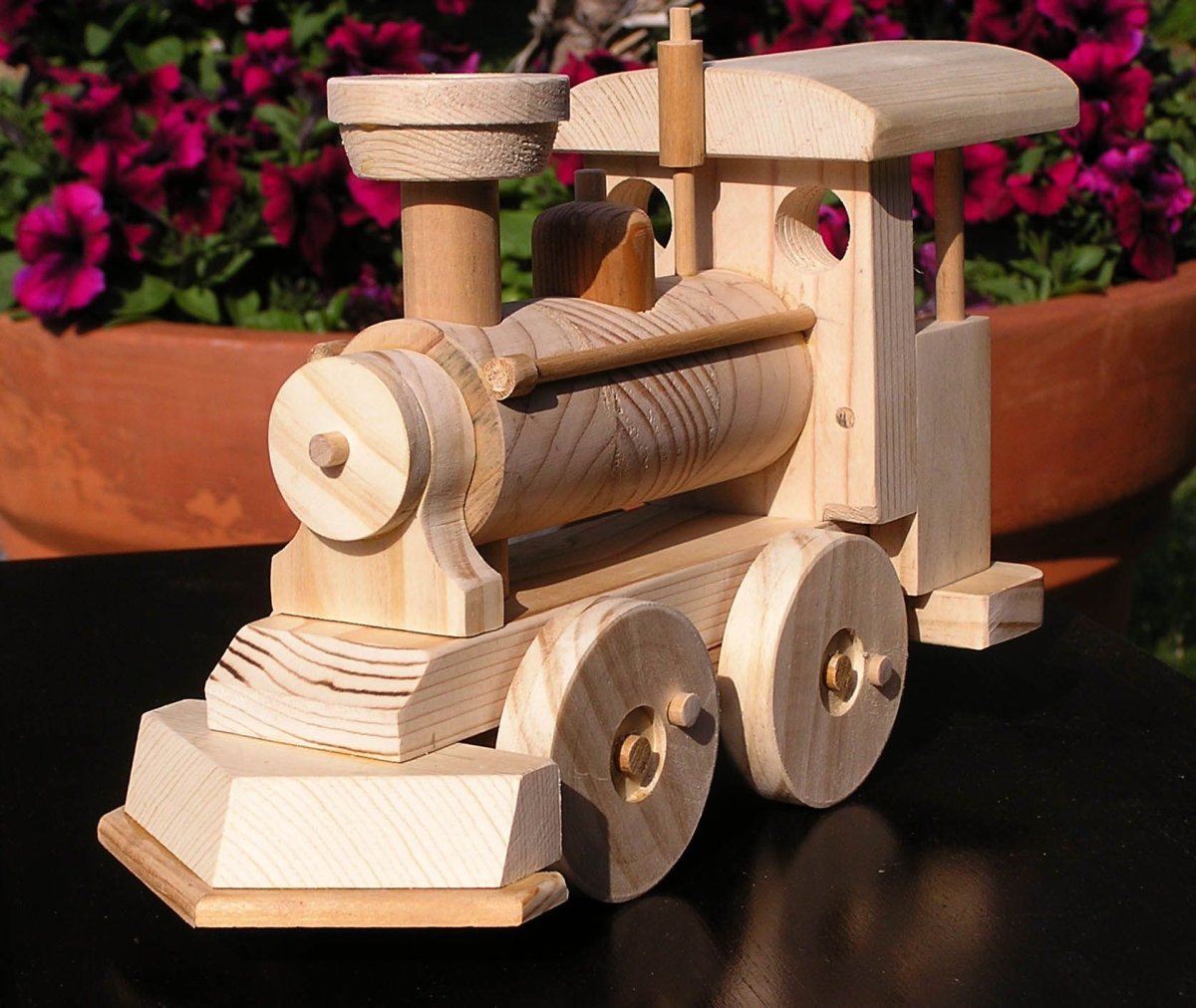 Игрушки из дерева для детей