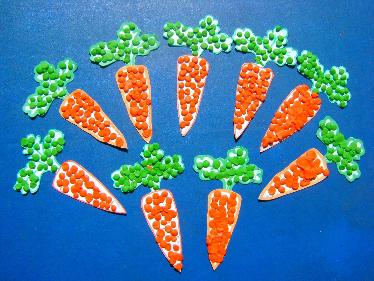 День морковки в детском саду. Аппликация. Овощи. Нетрадиционная аппликация. Нетрадиционная лепка. Морковь из пластилина.