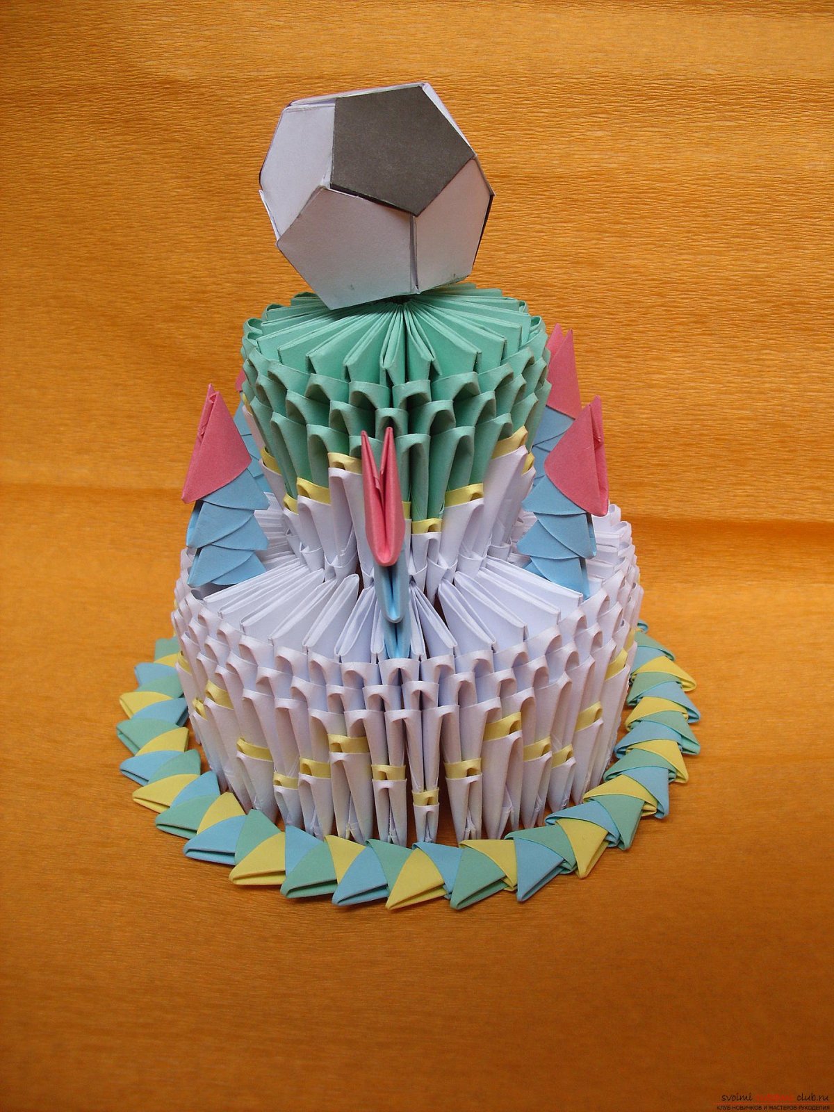 Подарок на день рождения папе из бумаги. Модульное оригами торт. Торт из модульного оригами. Подарок из бумаги. Подарок из оригами на день рождения.