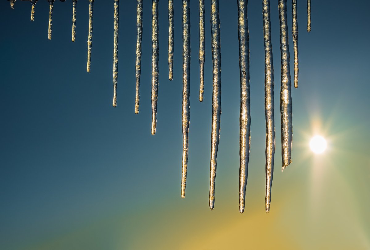 Сосульки тают