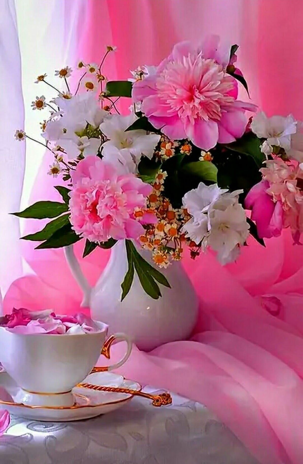 Доброго дня женщине видео. Красивые и добрые пожелания с добрым утром. Пожелания с добрым утром с красивыми цветами. Доброе утро с цветами и пожеланиями. Поздравление с добрым утром с цветами.