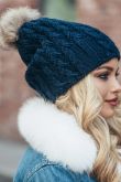 Модная зимняя шапка женская спицами