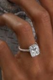 Обручальное кольцо с квадратным бриллиантом