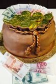 Торт украшенный деньгами