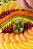 Красивая подача фруктов на праздничный стол