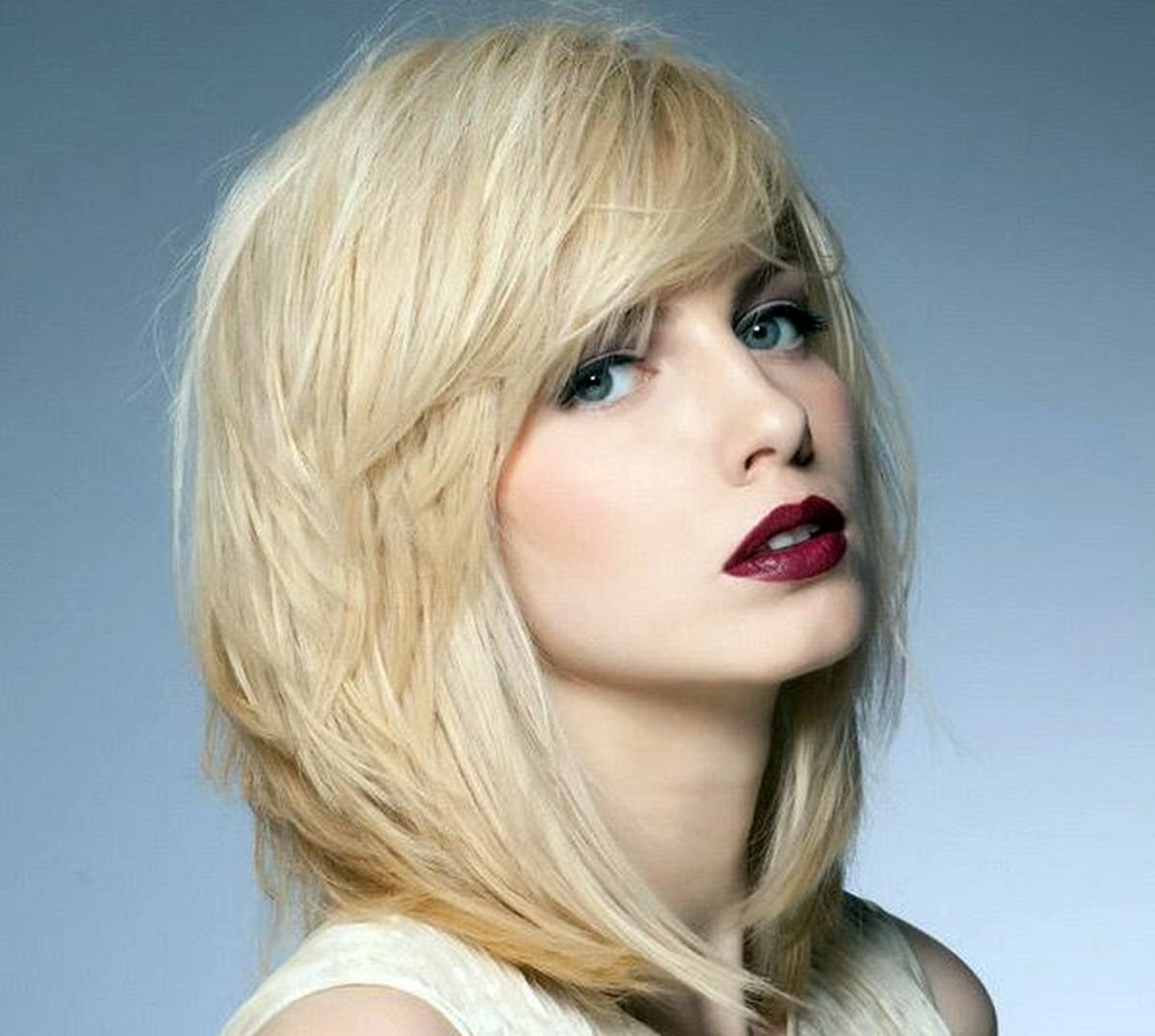 Стрижка рапсодия на средние волосы 2021