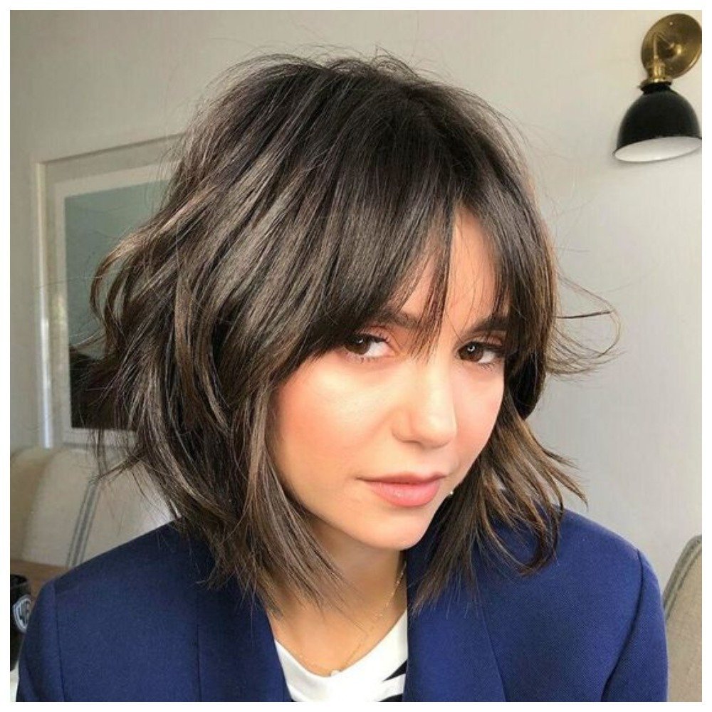 Стрижка на средние волосы блонд