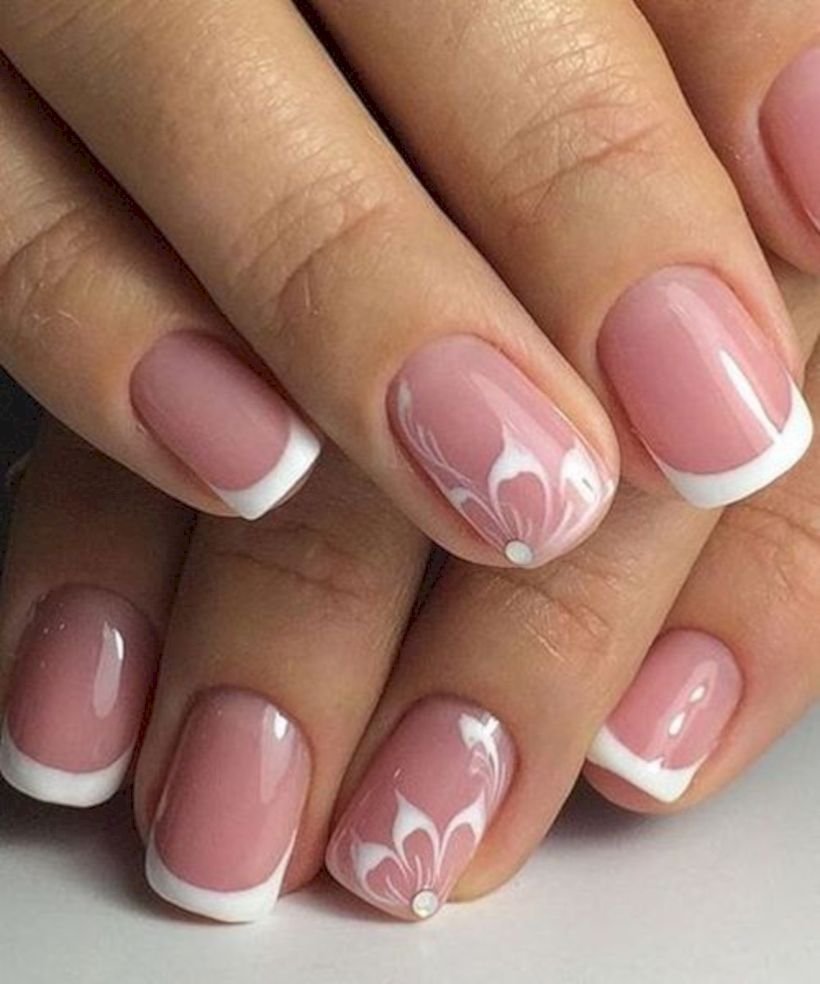 Красивый французский маникюр