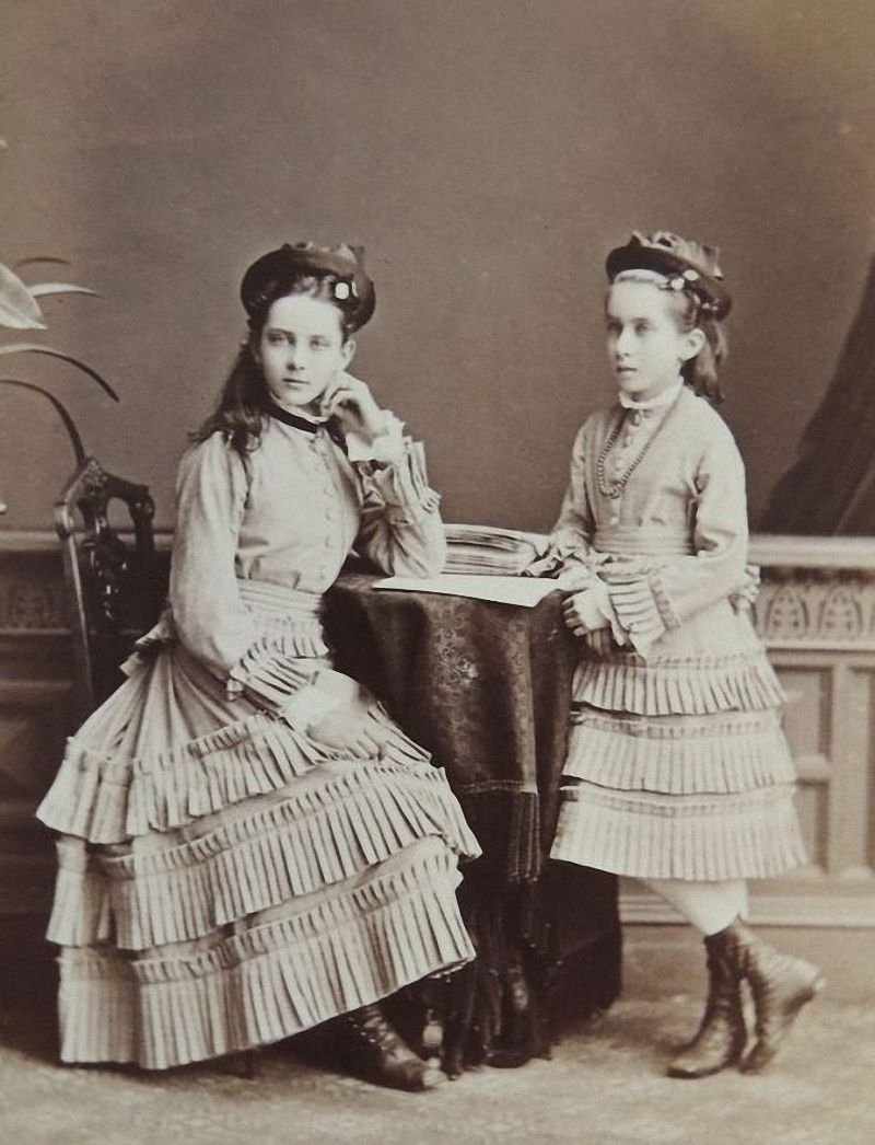 Гимназистки начала 20 века