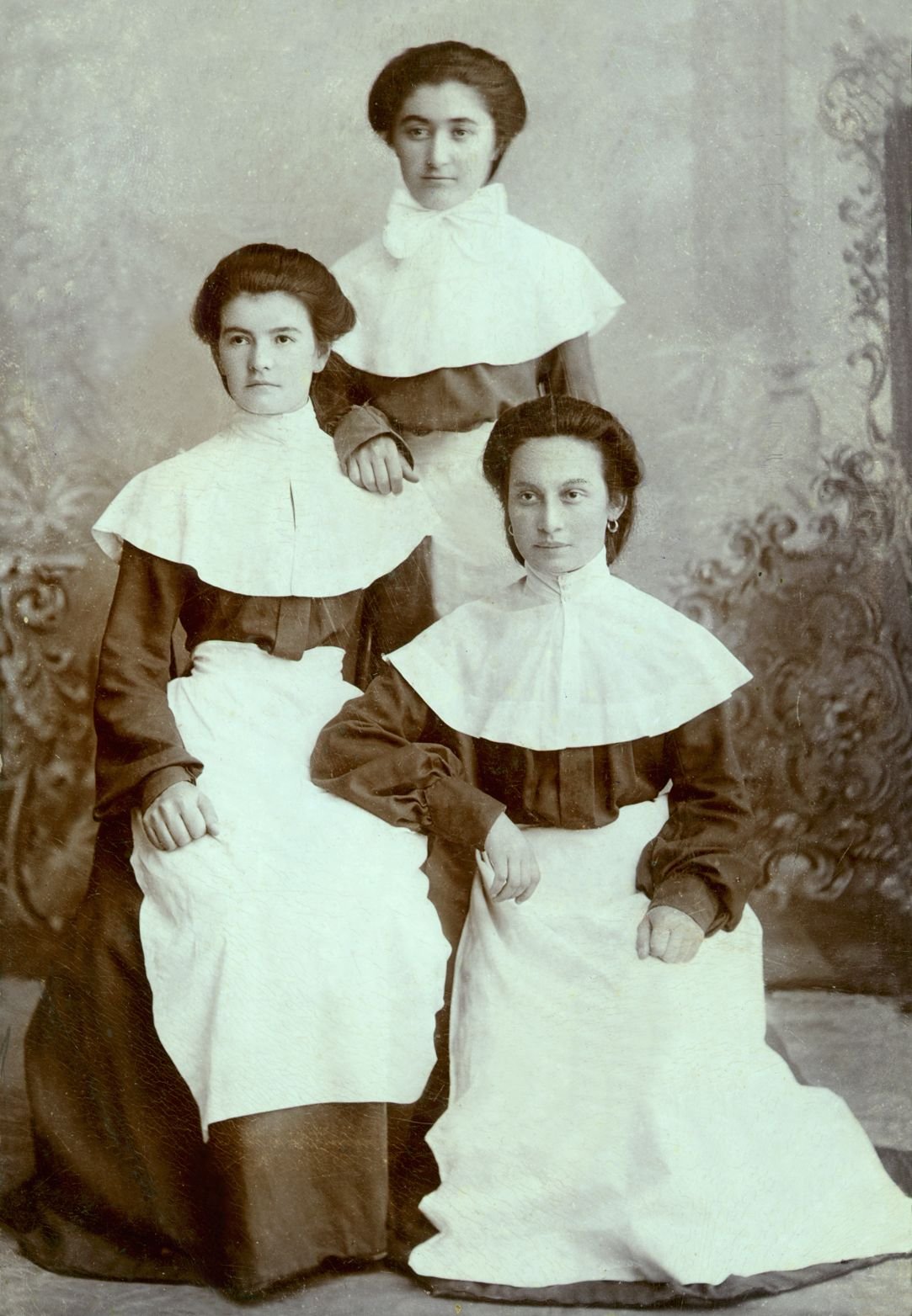 Косы с бантами для девочек