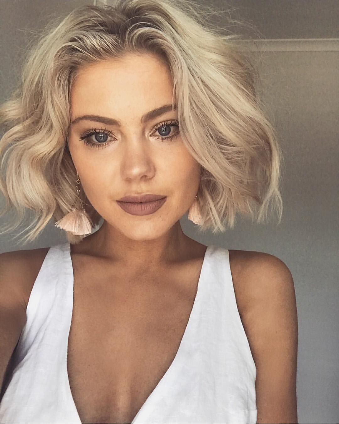 Небрежные Локоны на средние волосы