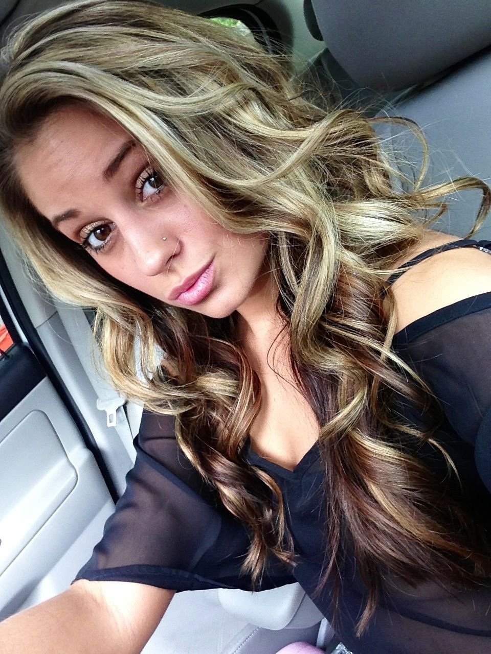 Отросшее мелирование на русых волосах