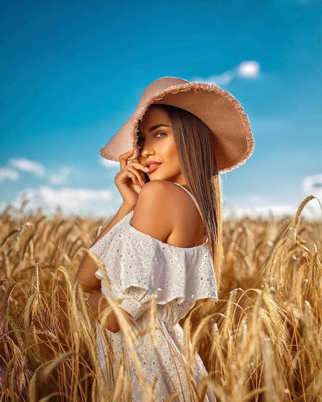 Образ для фотосессии в поле