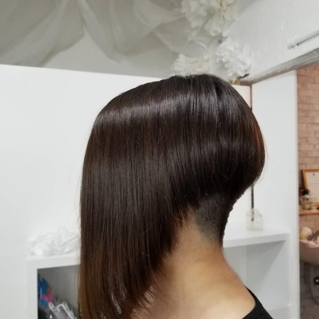 Стрижка полукругом на короткие волосы