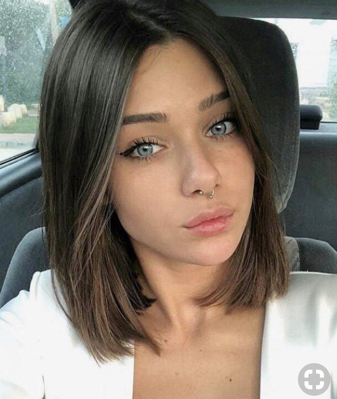 Алекса деми с каре