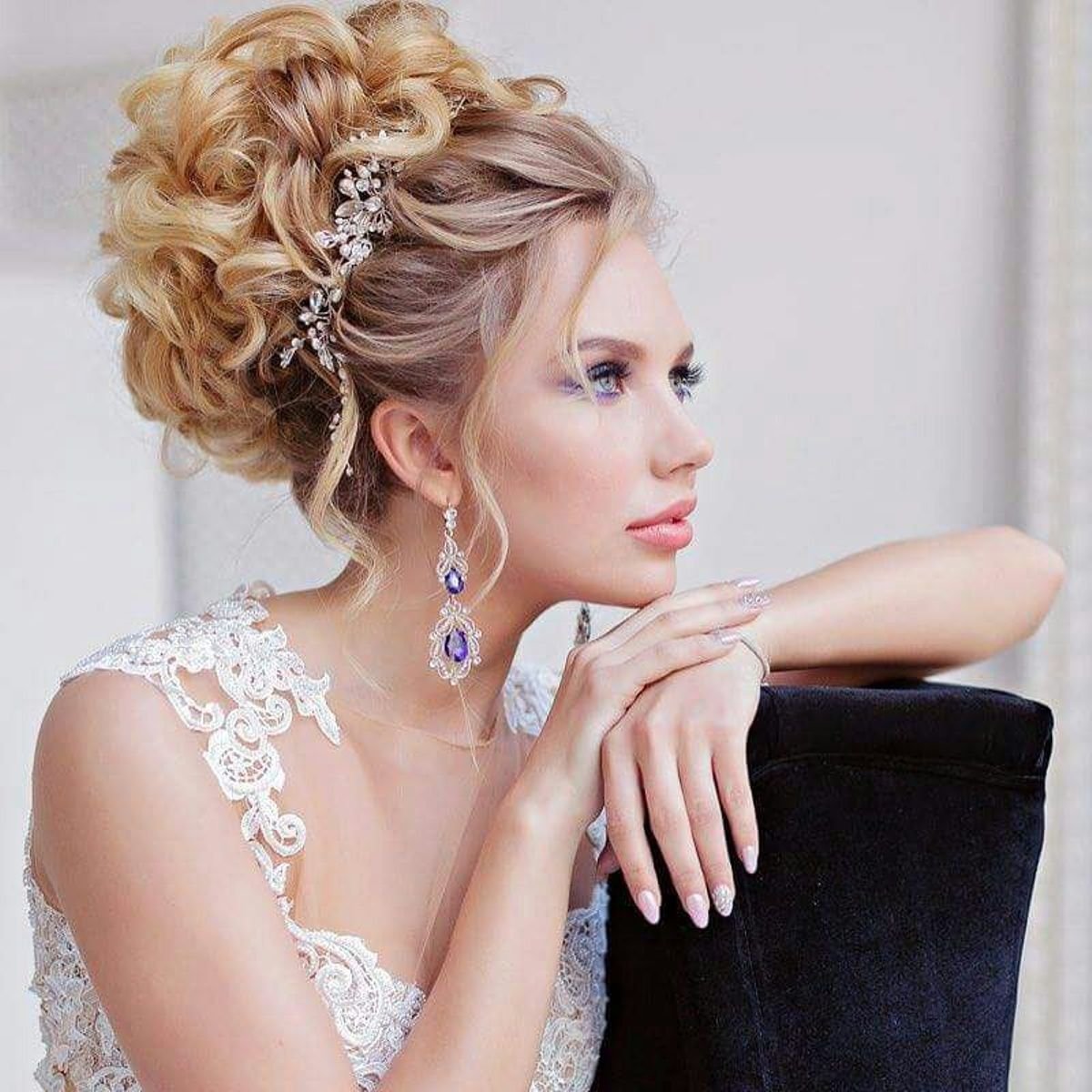 Прическа на свадьбу на средние волосы