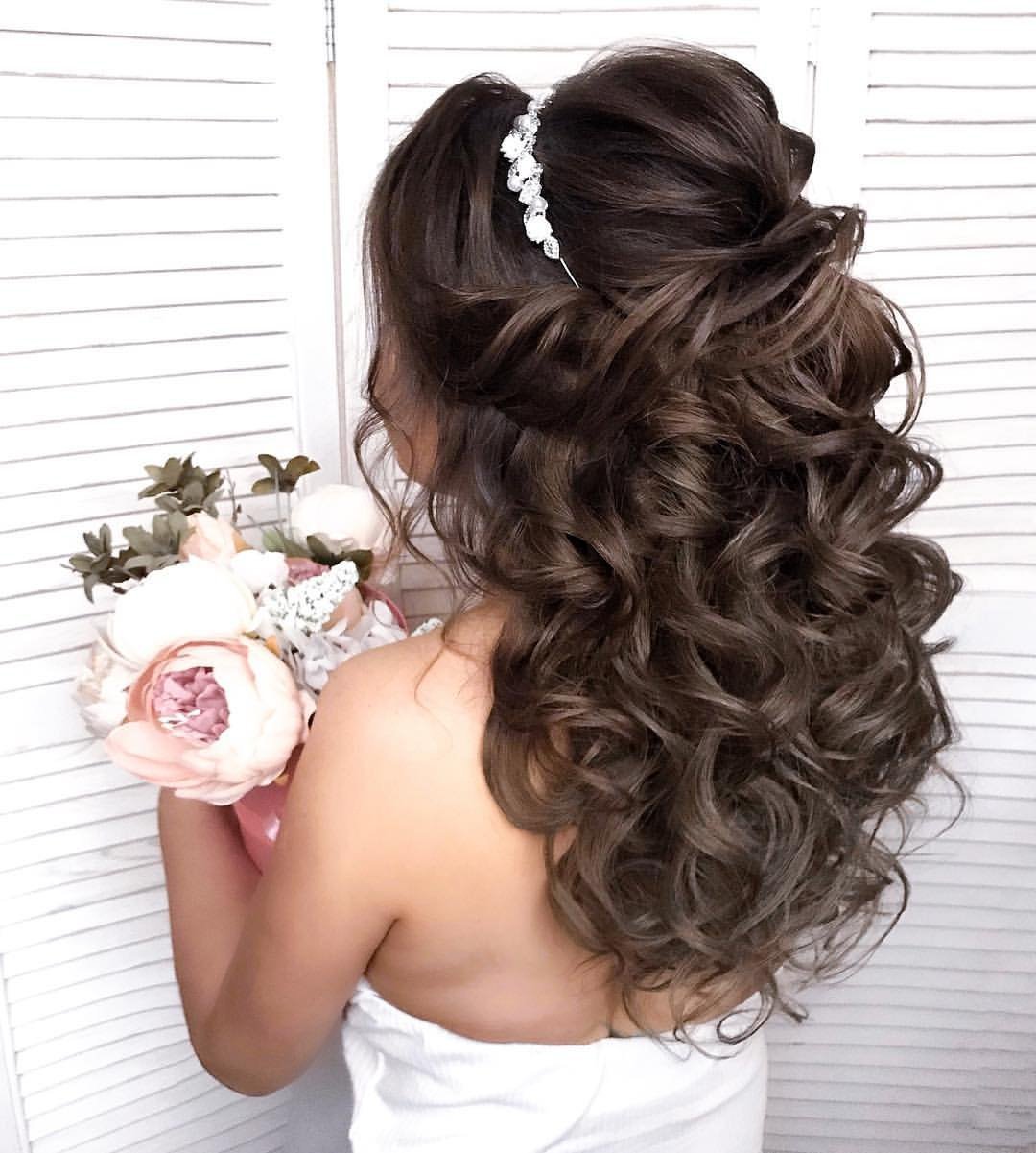Свадебные прически на средние волосы полураспущенные