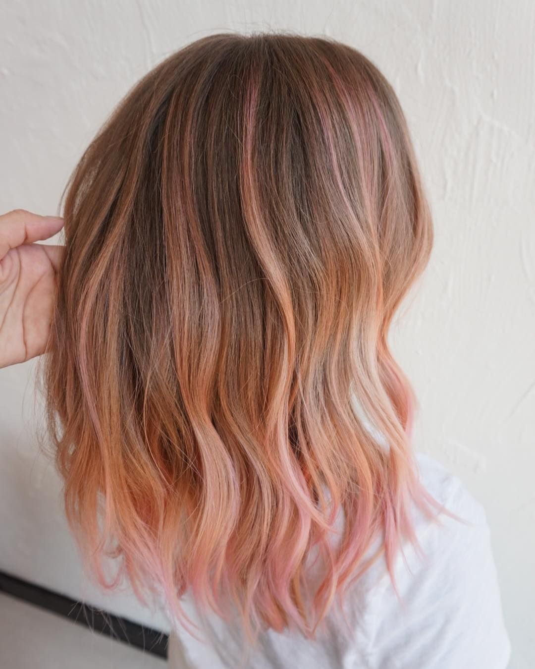 Клубничный блонд балаяж омбре