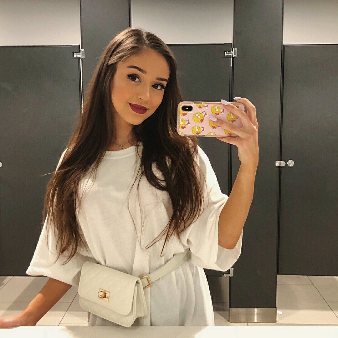 Талия селфи Инста