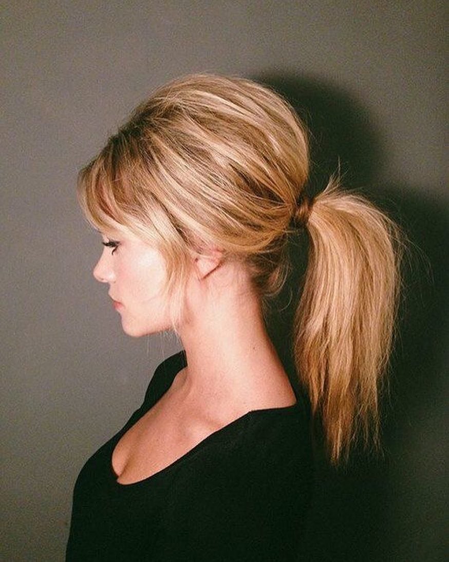 Прическа заколотые волосы