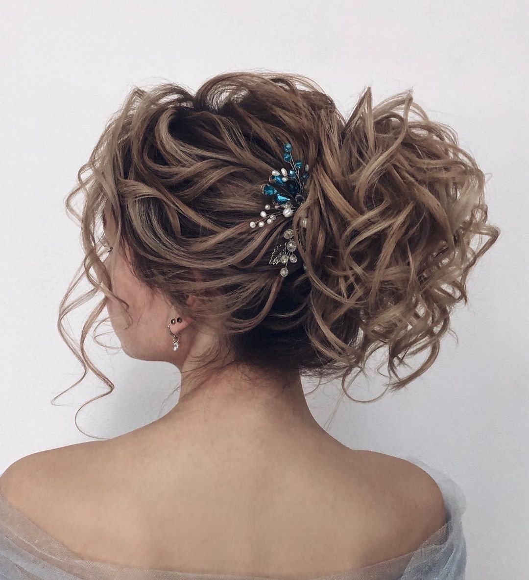 Прически поднятые вверх