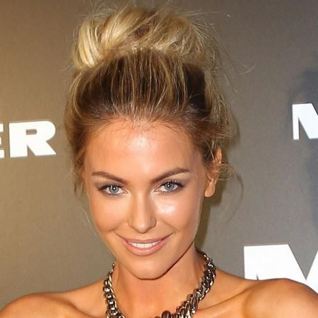 Аманда Сейфрид коса