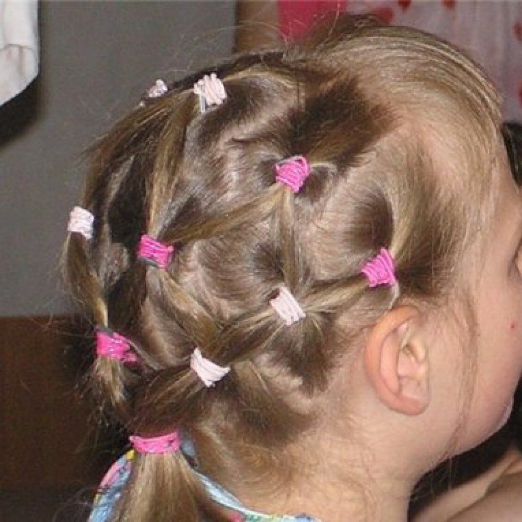 Детские прически с маленькими крабиками