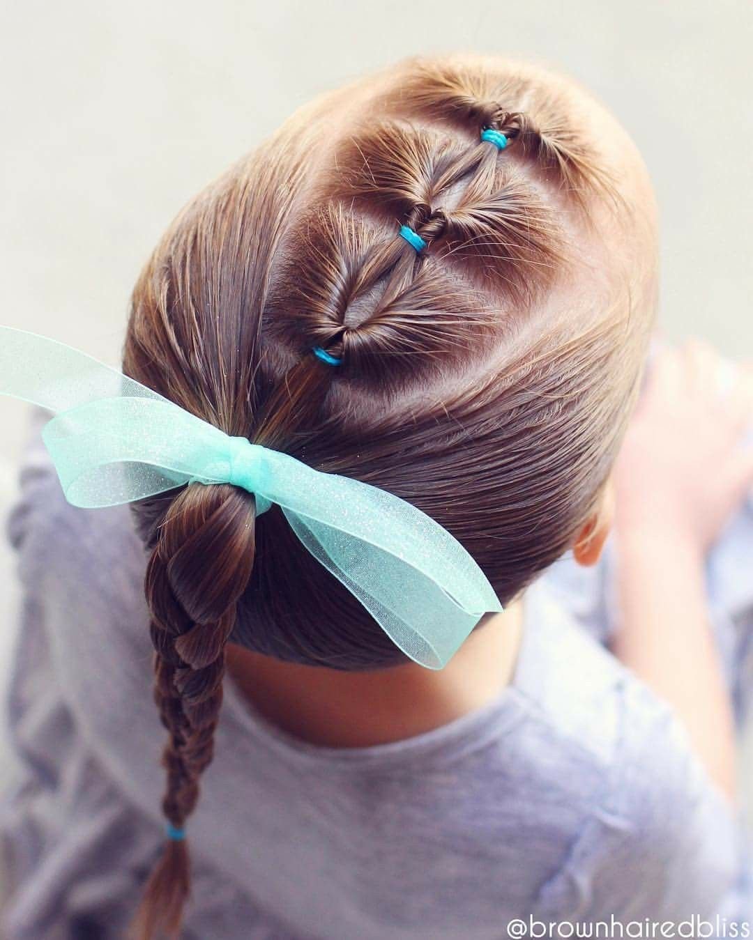 Прическа с крабиками для девочки