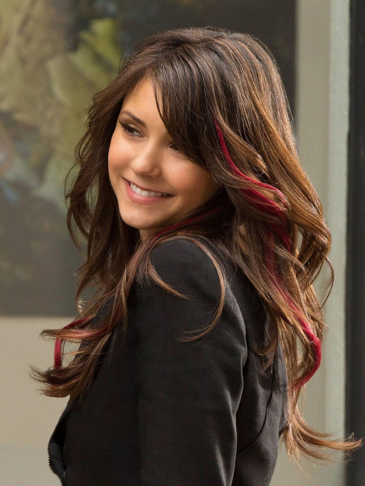 Синие пряди на светлых волосах