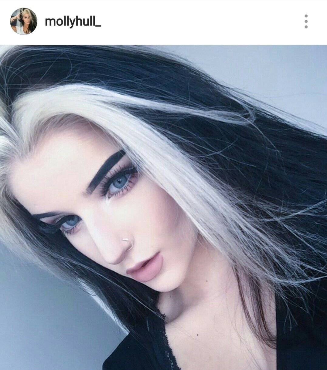 Серные волосы сбелыми прчдями