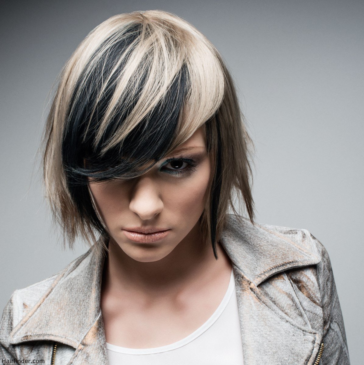 Белые пряди на короткие волосы