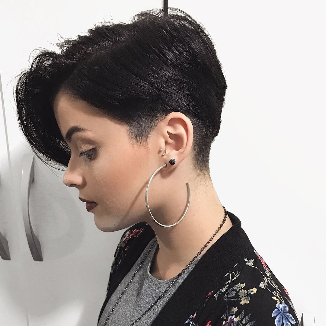 Стрижки Томбой 2022