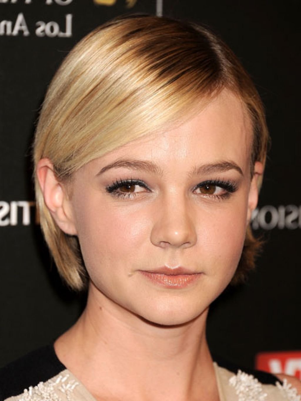 Стрижка для круглого лица и тонких волос