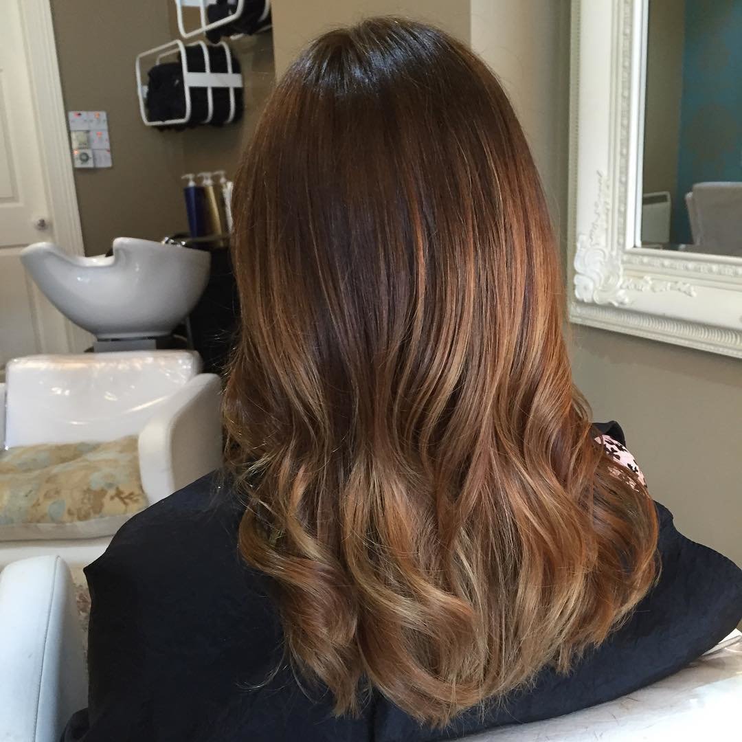 Красивые волосы шатенка