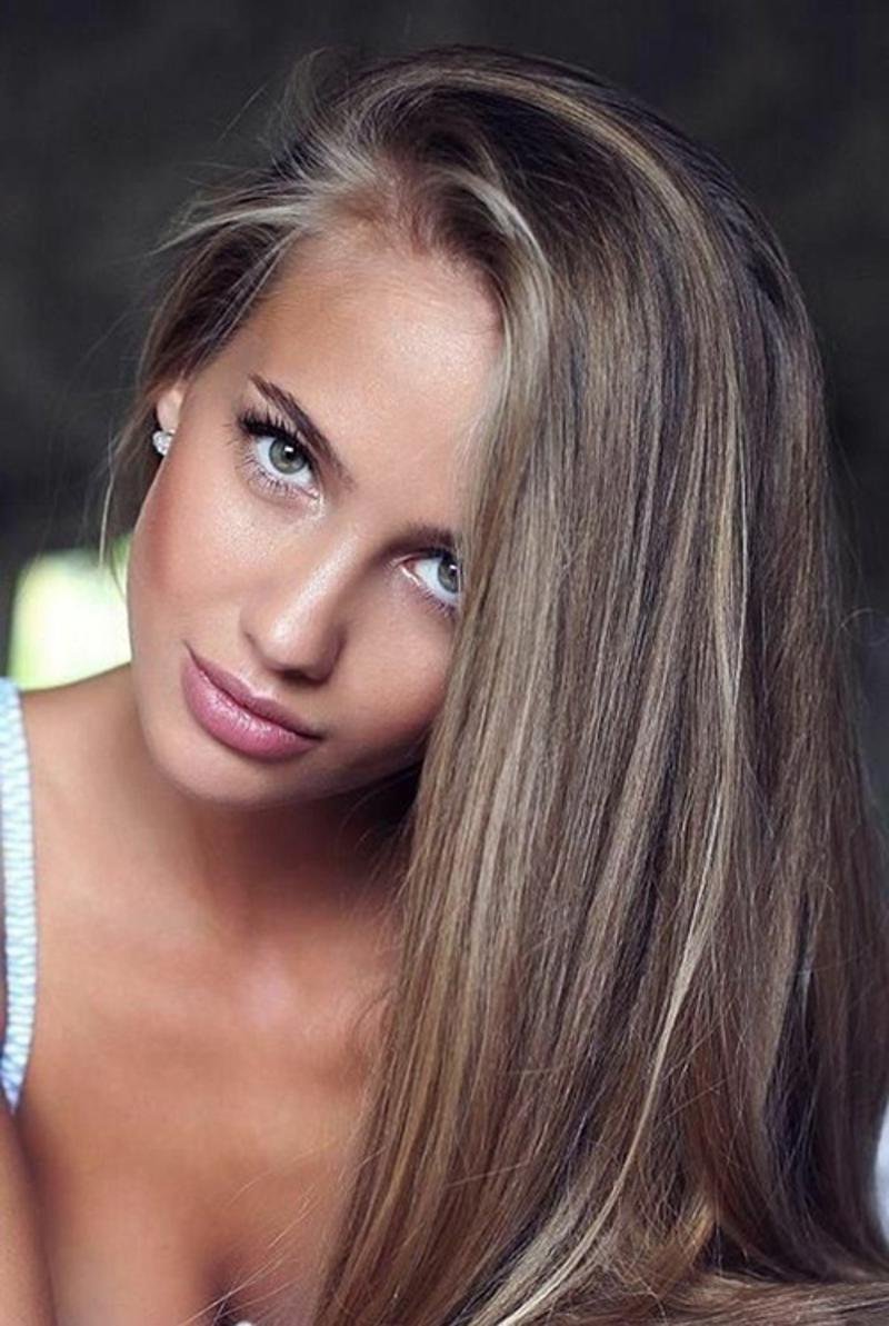 Молочный цвет волос с мелированием