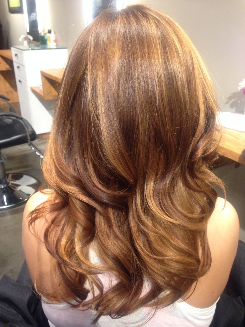 Колорирование волос карамельным цветом