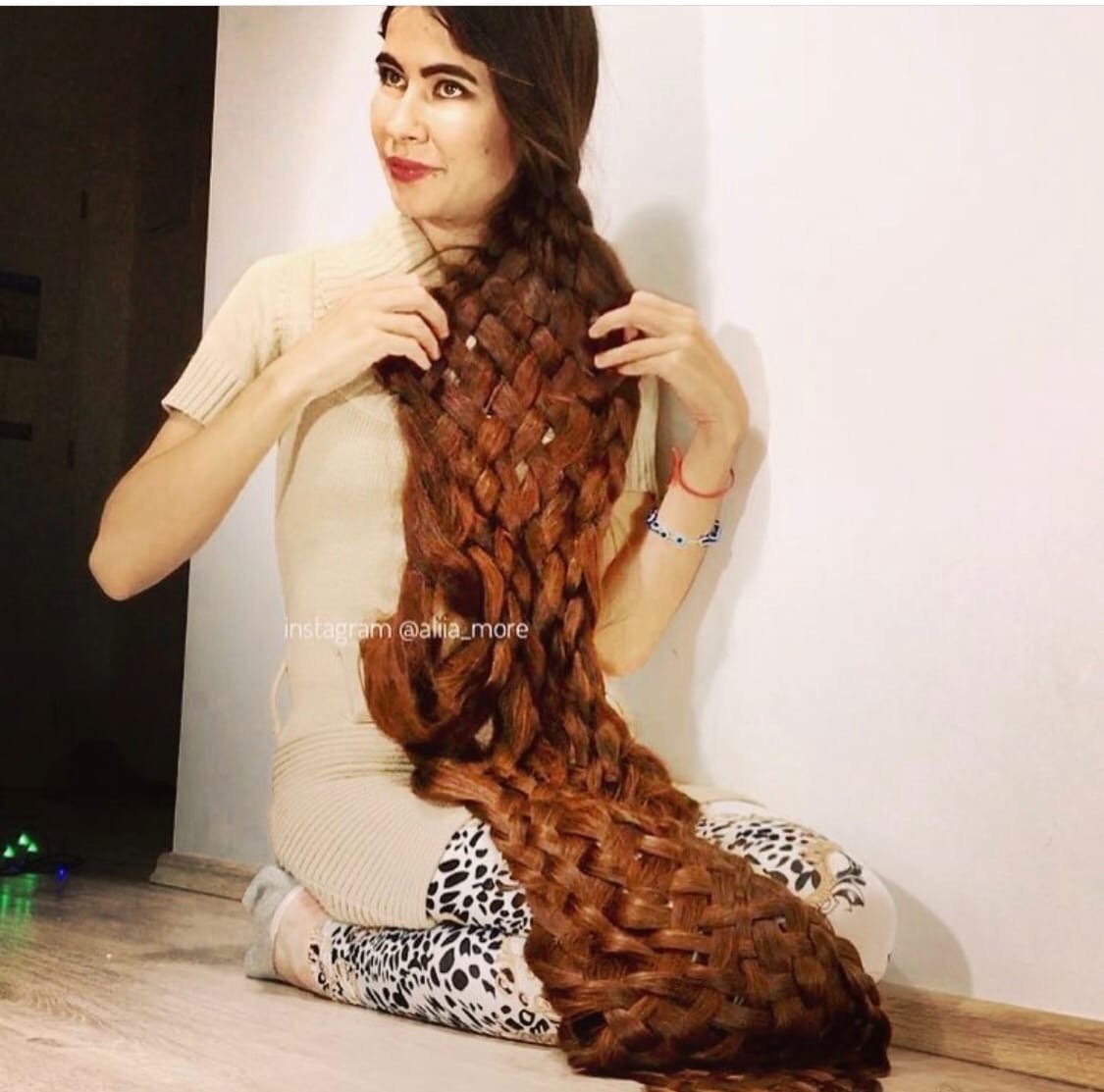 Наращивание прядей волос